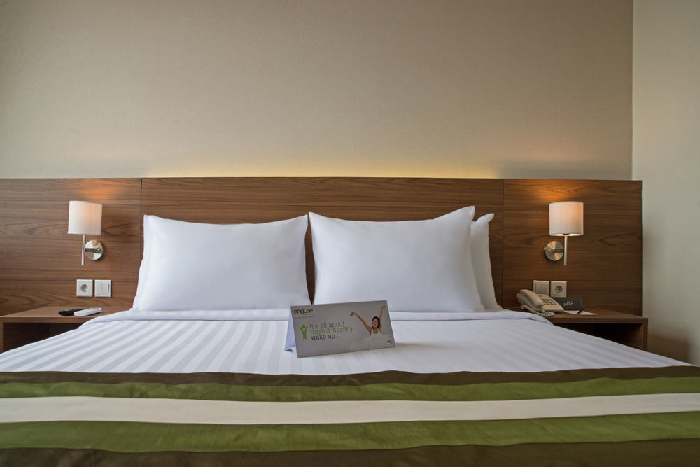 Grand Whiz Poins Simatupang Jakarta Exterior photo