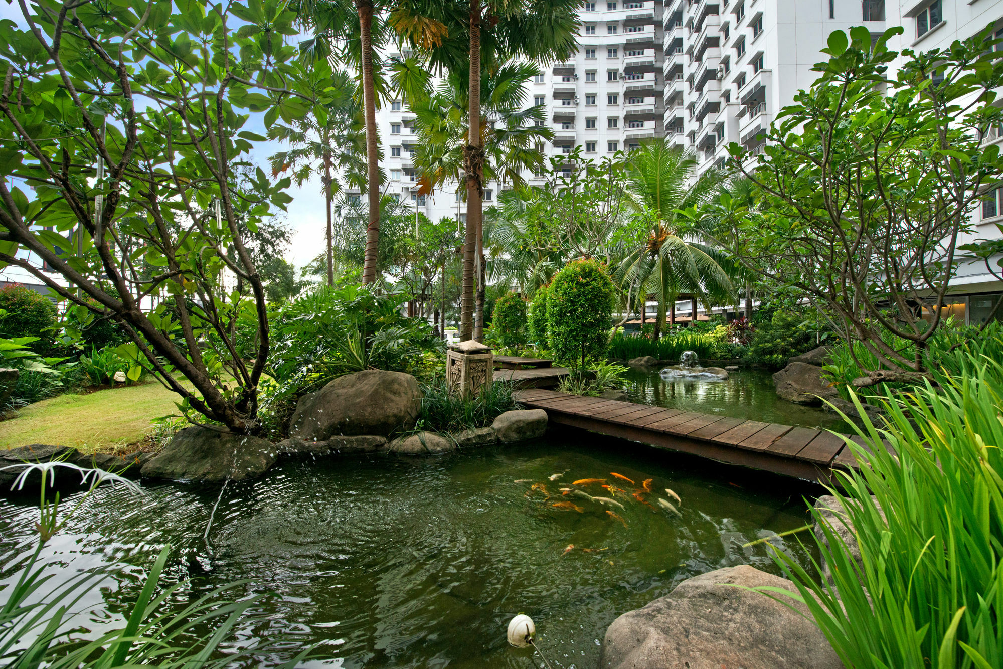 Grand Whiz Poins Simatupang Jakarta Exterior photo
